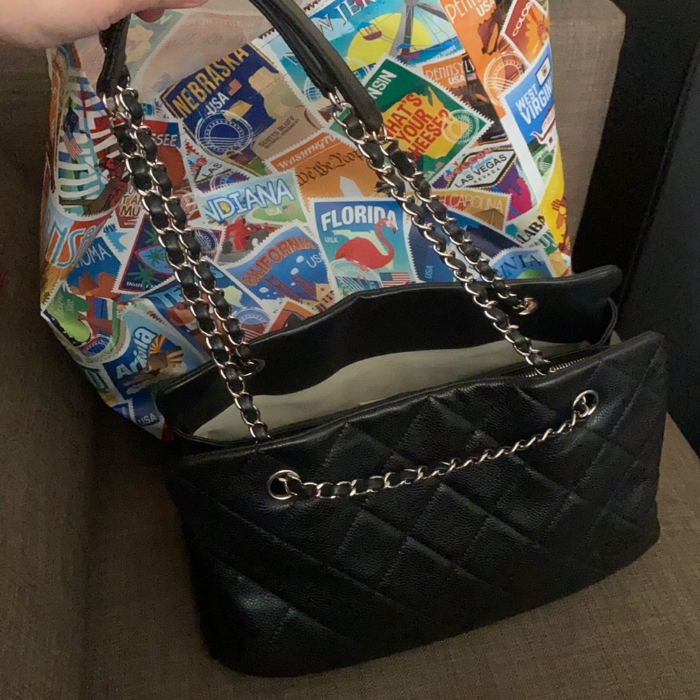Chanel Grand Shopping Tote - Picture 5 of 17